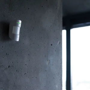 AJAX | Bewegungsmelder | Innenbereich |Tierimmun | Bewegungs-Filter | Weiß | MotionProtect Plus – Bild 4